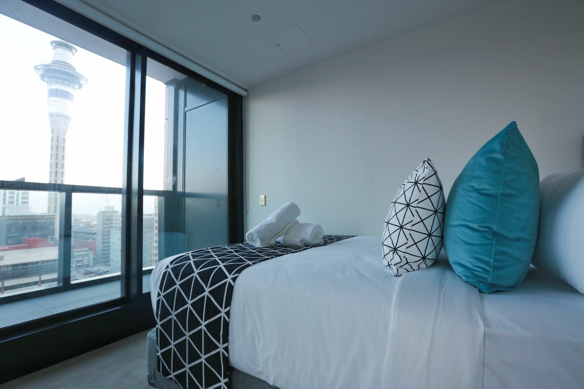 Everest Serviced Apartments On Albert Auckland Exterior photo