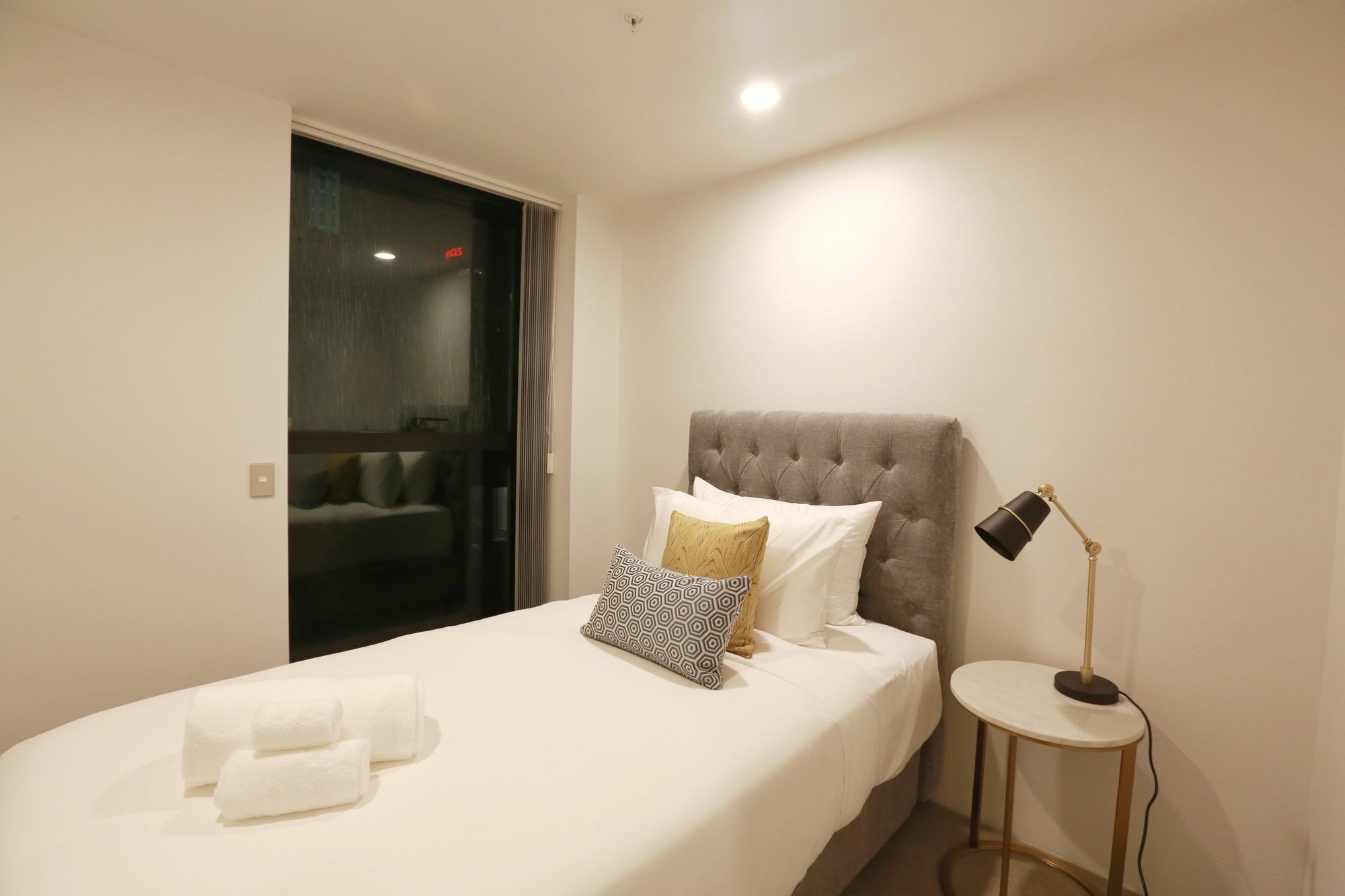 Everest Serviced Apartments On Albert Auckland Exterior photo