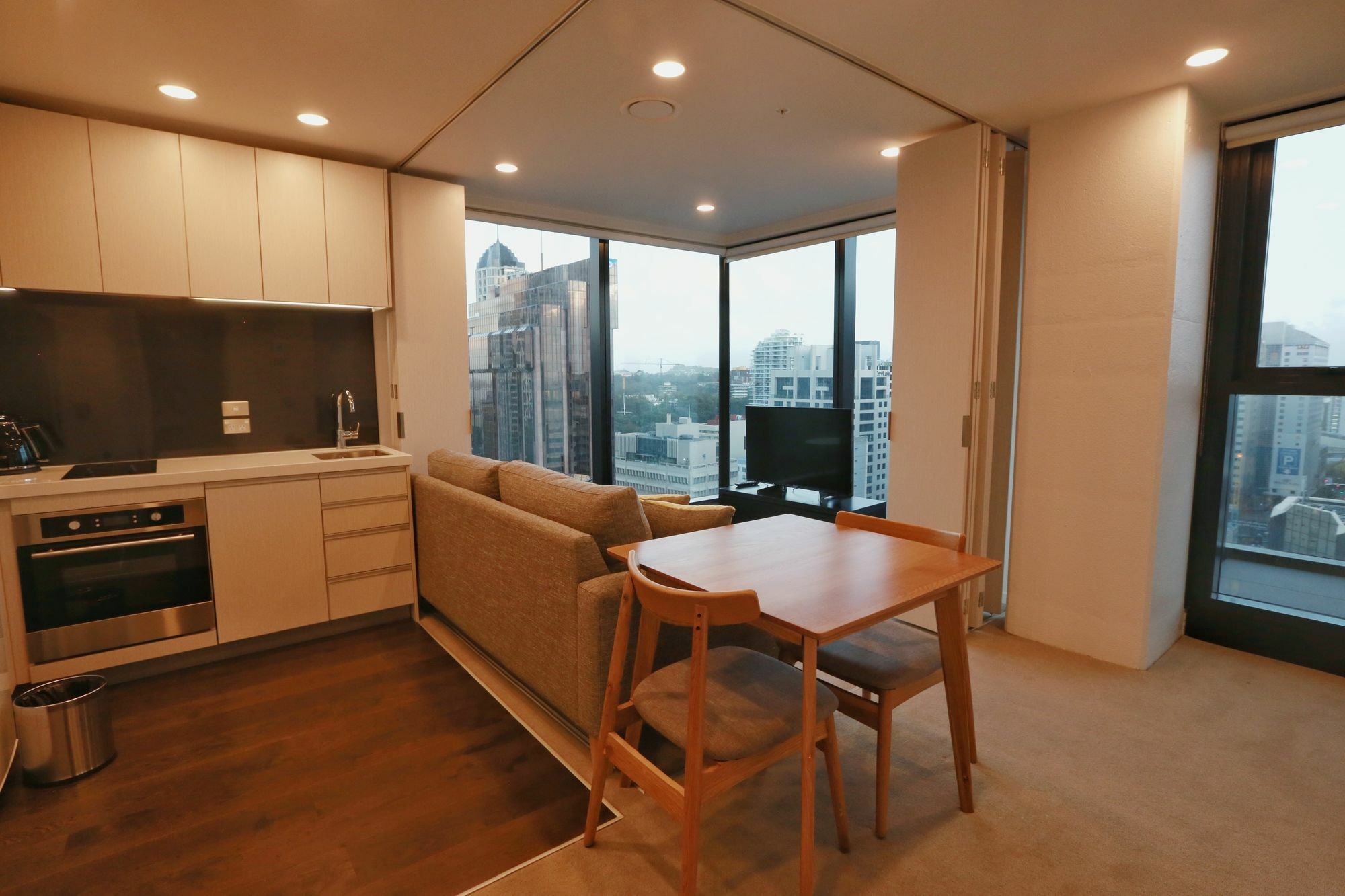 Everest Serviced Apartments On Albert Auckland Exterior photo